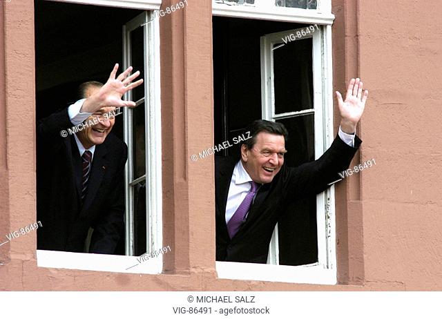 Gerhard SCHROEDER, Federal Chancellor of Germany (SPD), and Jacques CHIRAC, Federal President of France. - BLOMBERG, GERMANY, 07/03/2005