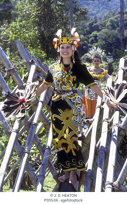 Costume orang ulu Baju Tradisional
