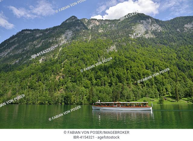Excursion boat on lake Königssee, near St. Bartholomä, Upper Bavaria, Bavaria, Germany