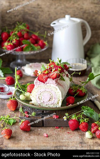 Strawberry roll