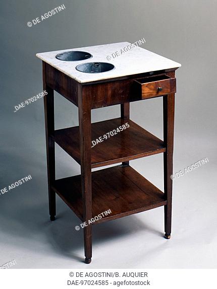 Directoire style Cuban mahogany from Cuba rafraichissoir table (wine table) with leather and bronze trays and inset in Carrara marble