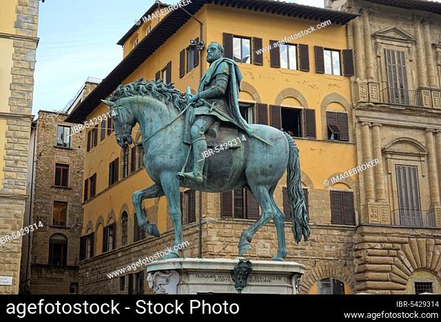 Equestrian statue of Cosimo I de 'Medici, by Giambologna, Piazza della Signoria, Florence, Tuscany, Italy, Europe