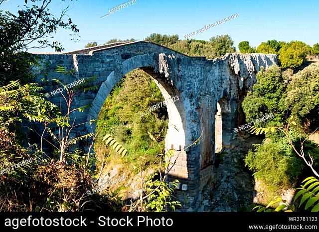 Roman Bridge of the Devil, River Fiora, Vulci, Province of Viterbo, Lazio, Maremma, Italy, Europe