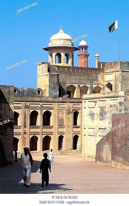 Pakistan - Punjab - Lahore. The fort of Lahore, also known as Shahi Qila citadel of (World Heritage 'UNESCO, 1981), Porta Alamgiri