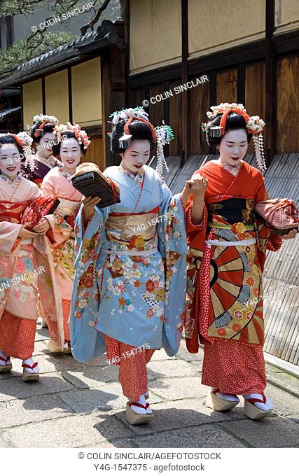 Japan, Kyoto, Higashiyama, Young Geisha, Maeko
