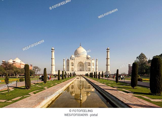 India, Uttar Pradesh, Agra, View of Taj Mahal
