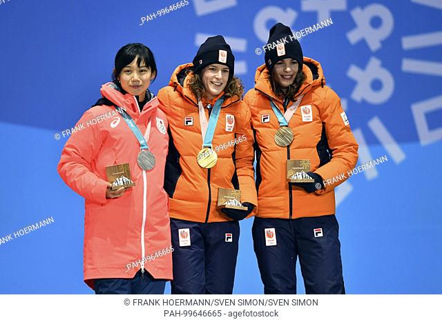 von links:.Miho TAKAGI, JPN, 2. Platz, Silber, Silbermedaille, Silbermedaillengewinnerin, .Ireen WUST, WUEST, W-st, (NED), .1