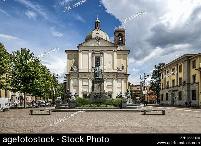 Fountain and Monument to Pope Pius XI in front of Desio Basilica (Basilica of Saints Siro and Materno), Desio, Lombardy, Italy