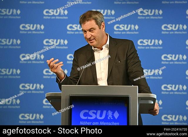 Markus SOEDER (Prime Minister Bavaria and CSU Chairman), gesture, single image, trimmed single motif, half figure, half figure