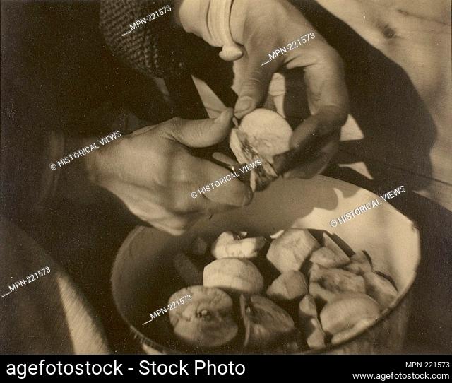 Georgia O'Keeffe-Hands - 1920/22 - Alfred Stieglitz American, 1864-1946 - Artist: Alfred Stieglitz, Origin: United States, Date: 1920-1922