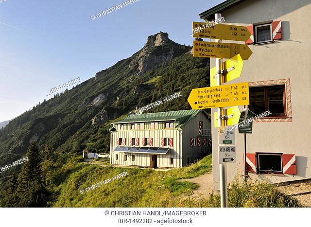 Stripsenkopf mountain and Stripsenjochhaus Alpine hut, Wilder Kaiser mountain range, Tyrol, Austria, Europe