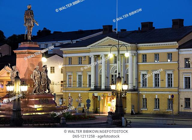 Finland, Helsinki, Senate Square, Senaatintori, evening