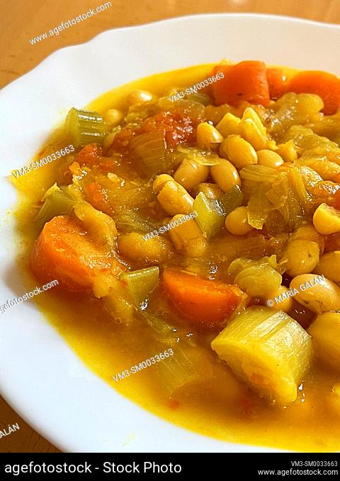 Beans stew with vegetables