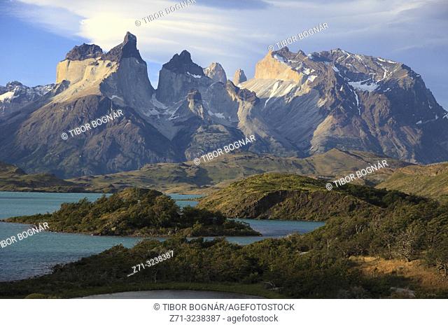 Chile, Magallanes, Torres del Paine, national park, Cuernos del Paine, Lago Pehoe,