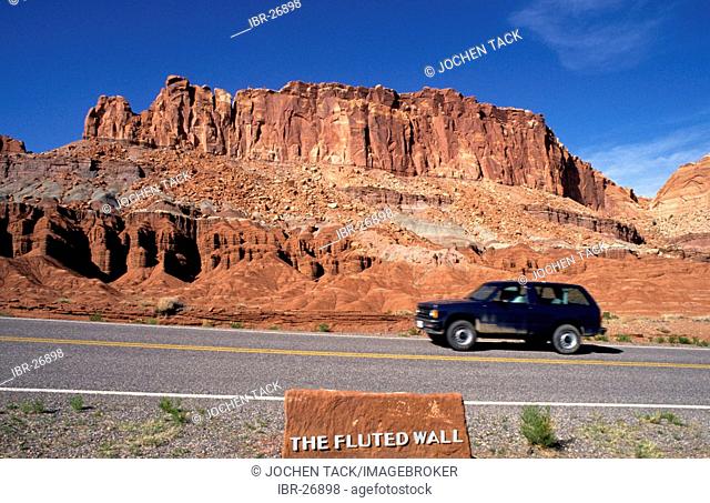 USA, United States of America, Utah: Capitol Reef National Park, The Fluted Wall