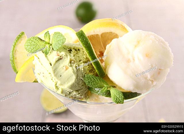 lemon and pistachio ice cream