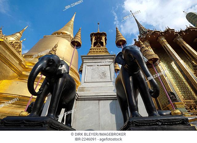 Elephant sculptures, Wat Phra Kaeo or Temple of the Emerald Buddha, Grand Palace of Royal Palace, Bangkok, Thailand, Asia