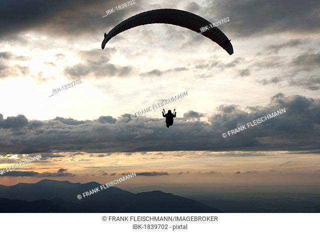 Paragliding, Oberammergau, Bavaria, Germany, Europe
