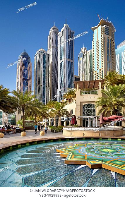Dubai Marina, promenade in Marina district, Dubai, United Arab Emirates