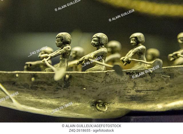 Egypt, Cairo, Egyptian Museum, silver rowers on a boat found in the tomb of the queen Ahhotep, the mother of Ahmosis, Dra Abu el Naga, Luxor