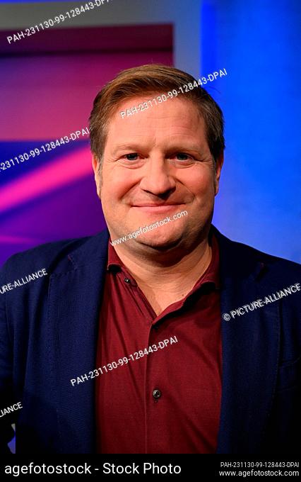 29 November 2023, North Rhine-Westphalia, Cologne: Journalist Michael Bröcker, editor-in-chief of The Pioneer, as a guest on the ARD talk show Maischberger...