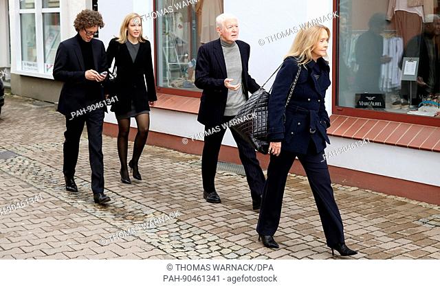 FILE - A file picture dated 02 May 2017 shows Anton Schlecker (2nd from left), his wife Christina (R) and his children Meike (2nd from left) and Lars (L)...