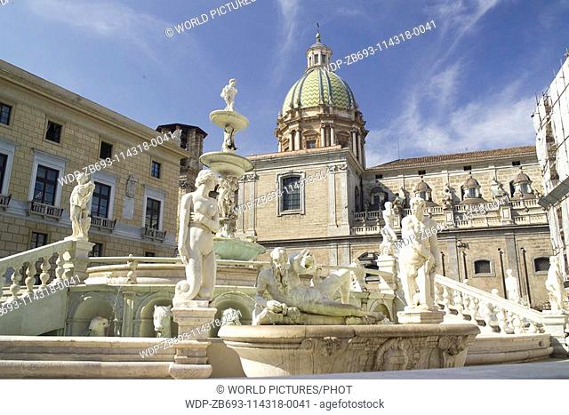 Fontana Pretoria Palermo Sicily Date: 28 05 2008 Ref: ZB693-114318-0041 COMPULSORY CREDIT: World Pictures/Photoshot