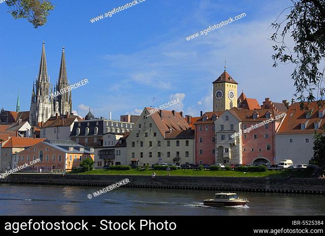Regensburg, Danube, St. Peter's Cathedral, Ratisbone, Upper Palatinate, Bavaria, Germany, Europe