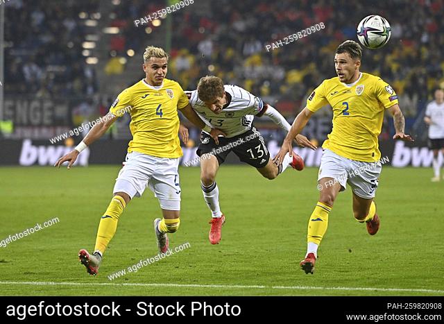 Thomas MUELLER (GER), action, duels versus Cristian MANEA (ROM, li) and Andrei Florin Ratiu (ROM). Soccer Laenderspiel, World Cup qualification group J matchday...