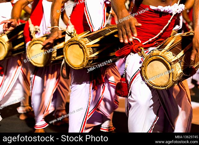 Sri Lanka, Colombo, Gangaramaya temple, the Nawam Maha Perahera festival, music group, men, drums