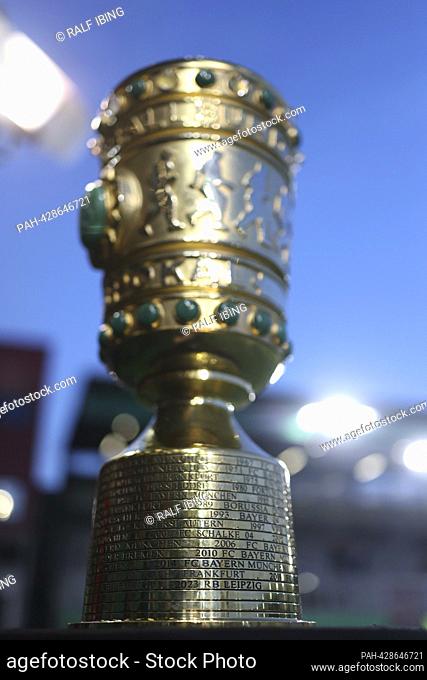 firo: 09/27/2023, football, soccer, DFB Cup, season 2023/2024, 1st main round, SV Wehen Wiesbaden - RB Leipzig DFB Cup Trophy with engraving RB Leipzig 2023