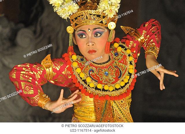 Ubud (Bali, Indonesia): a traditional Balinese dancer