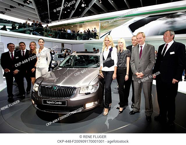 From left to right Skoda Auto board of directors, Holger Kintscher, Reinhard Fleger, Reinhard Jung CEO , Eckhard Scholz and Klaus Dierkes and models pose with...