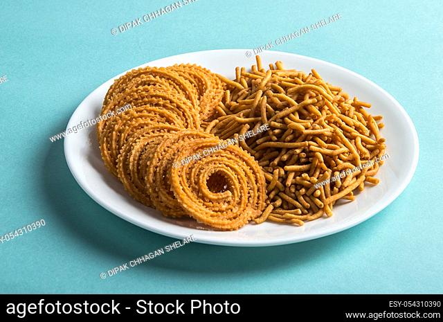Indian Snack : Besan (Gram flour) Sev and chakli, chakali or Murukku