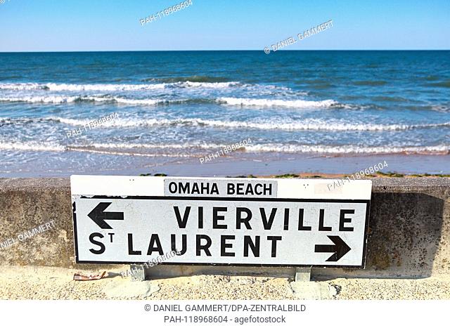 View of a road sign at Omaha Beach. | usage worldwide. - Omaha Beach/Normandie/Frankreich