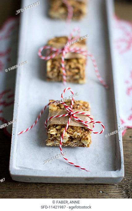 Homemade muesli bars with oats, apples and peanut butter