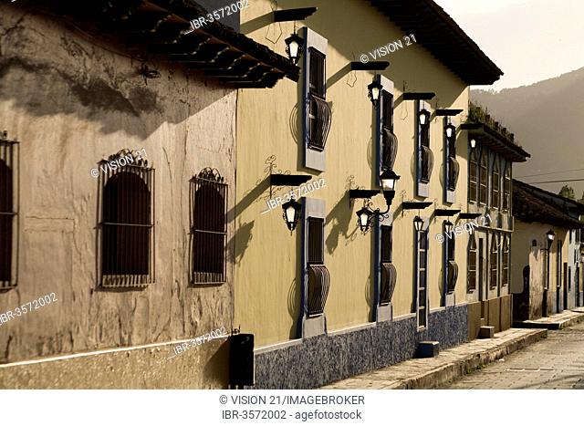 Street with old houses, San Cristóbal de las Casas, Chiapas, Mexico