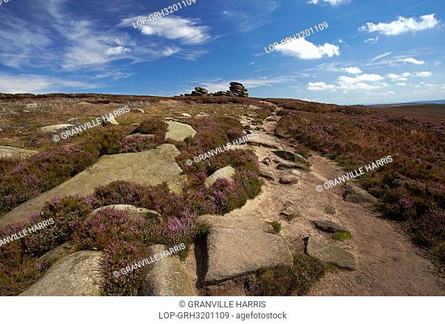 England, Derbyshire, Derwent Edge. Wheelstones rock formation viewed from a footpath on Derwent Edge in the Peak District National Park