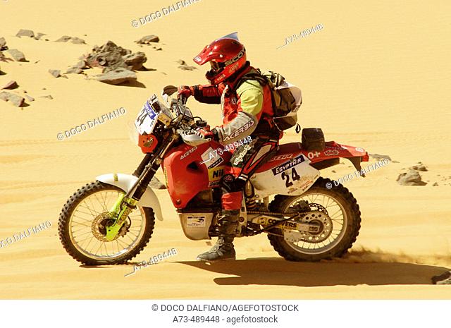 Rally des Pharaones 2003. Peter Raes (Honda) on special stage 3 Mut-el Owanait. Sahara. Western Desert. Egypt