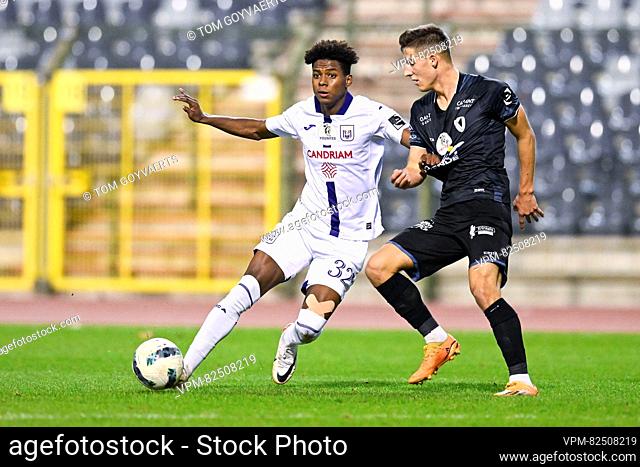 RSCA Futures' Nilson Ramirez Angulo and Oostende's Massimo Decoene pictured in action during a soccer match between RSCA Futures (u21) and KV Oostende