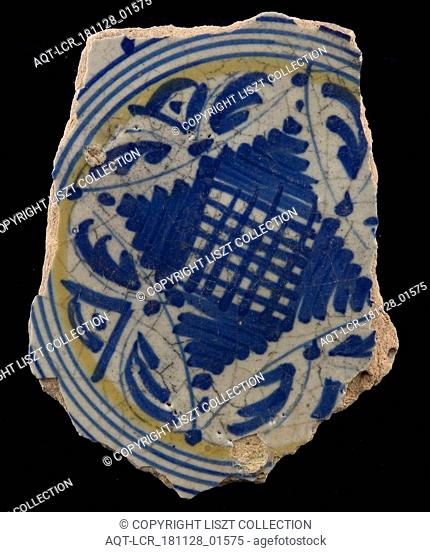 Fragment majolica dish, yellow and blue on white, four-sided ground surface with brush strokes, plate crockery holder earth discovery ceramics pottery glaze
