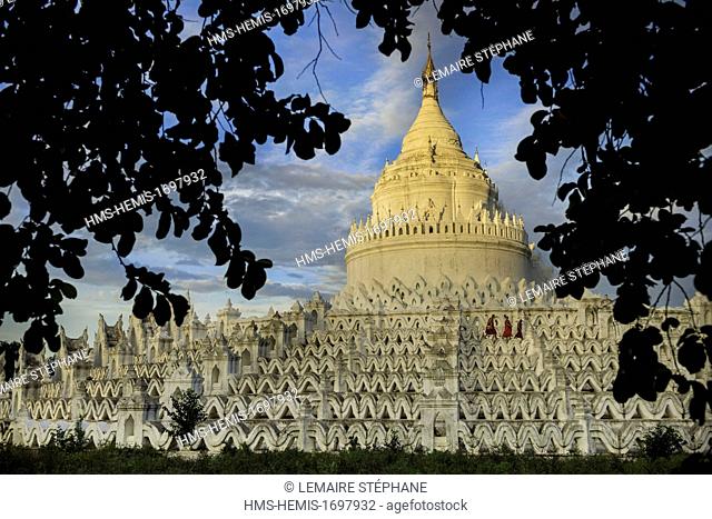Myanmar (Burma), Sagaing division, Mingun, Hsin Phyu Me Pagoda built in 1816 by King Bagyidaw for his wife princess Hsinbyume