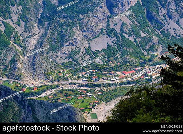 Tamara, Kelmend region, Albanian Alps, Prokletije, Qk Shkodra, view from Korita to state border, Albania, Montenegro