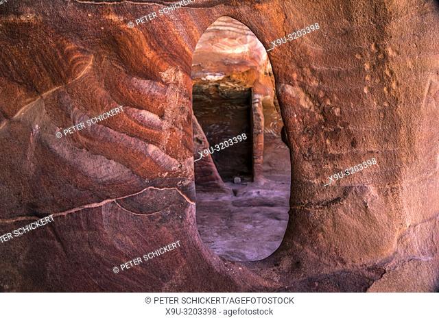 Felsgrab aus rotem Sandstein, Petra, Jordanien, Asien | red Sandstone Rock-cut tomb, Petra, Jordan, Asia