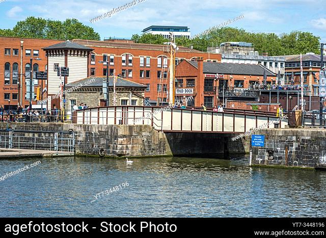Prince Street Swing bridge, Bristol, joining Wapping Wharf to the Old City. Built 1879. Avon. England, UK