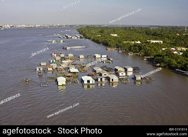 Floating houses, floating houses, near My Tho, Mekong Delta, Vietnam, Asia