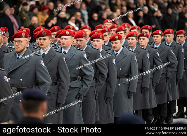 12 November 2023, Berlin: Recruits attend the ceremonial pledge to mark the 68th anniversary of the founding of the Bundeswehr