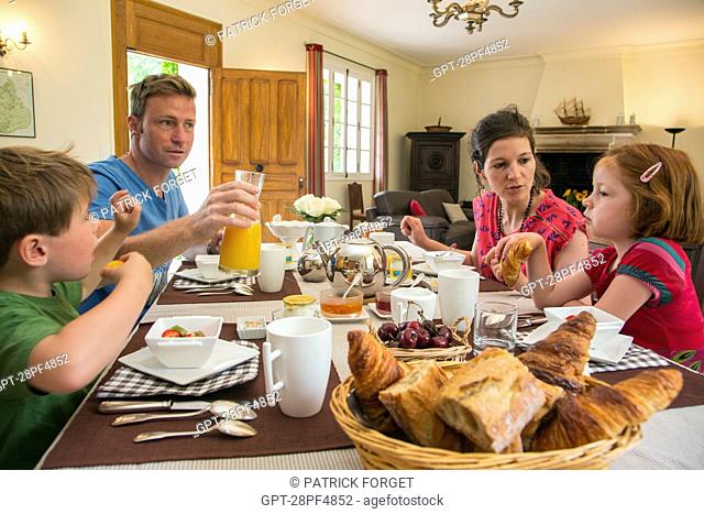 BREAKFAST WITH THE FAMILY AT THE BED BREAKFAST LA PLACE SAINT-MARTIN, MARBOUE, EURE-ET-LOIR (28), FRANCE