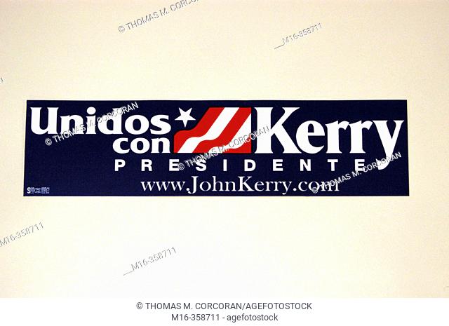 2004 presidential campaign: A Kerry bumper sticker in Spanish