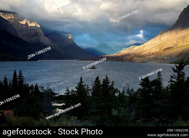 St. Mary Lake and wild goose island in Glacier national park
